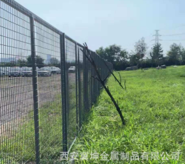 西安框架护栏网冀坤框架护栏网用于养殖种植公路铁路机场仓储场地